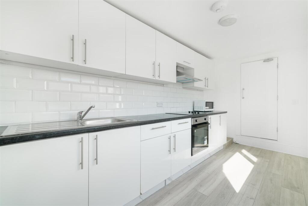 6 Crescent Road - jwu9mM01PLqLmTFiAjkV.jpg