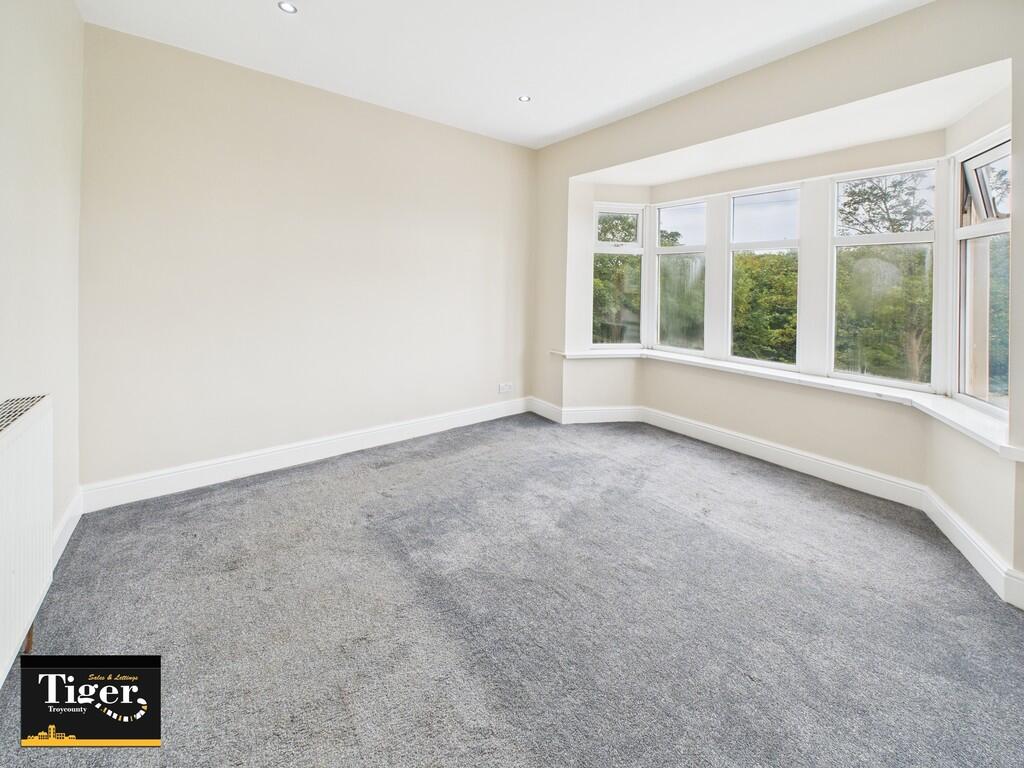 CAM02176G0-PR0720...