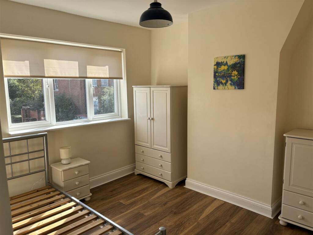 bedroom 3.jpg