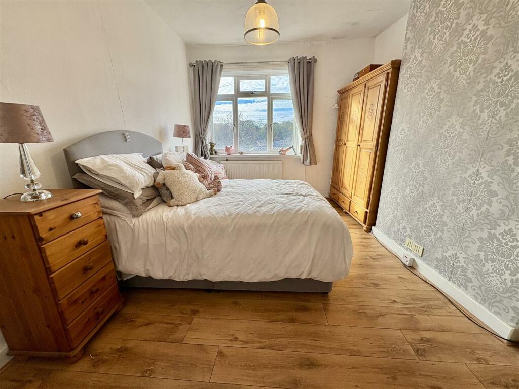 Bramleys Estate Agents - Field Top - Bailiff Bridg