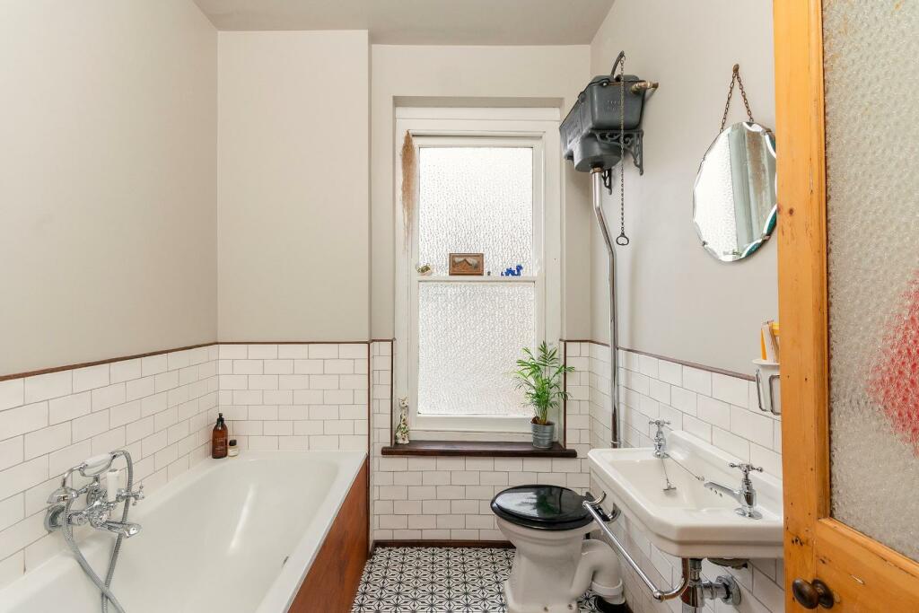 3F3AHD - Bathroom C.jpg