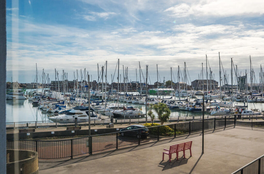 1364599-11-68e521...