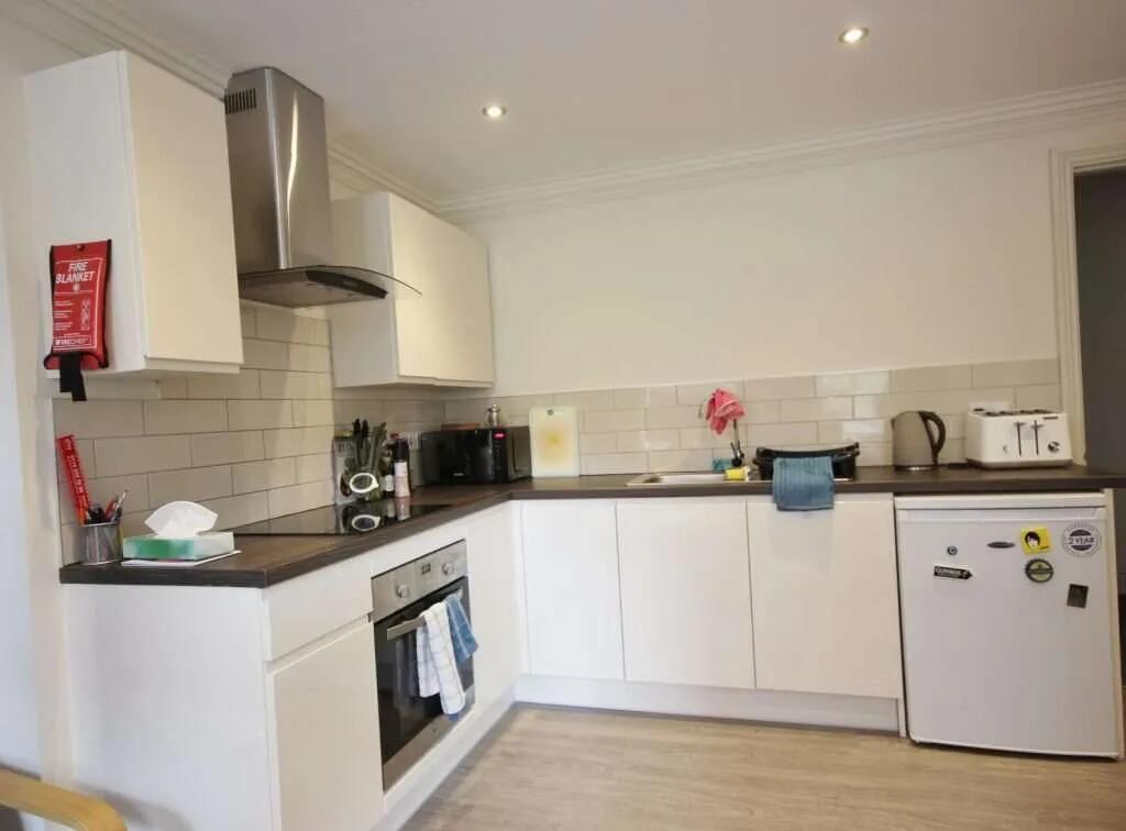 Flat_5_St_James_Row