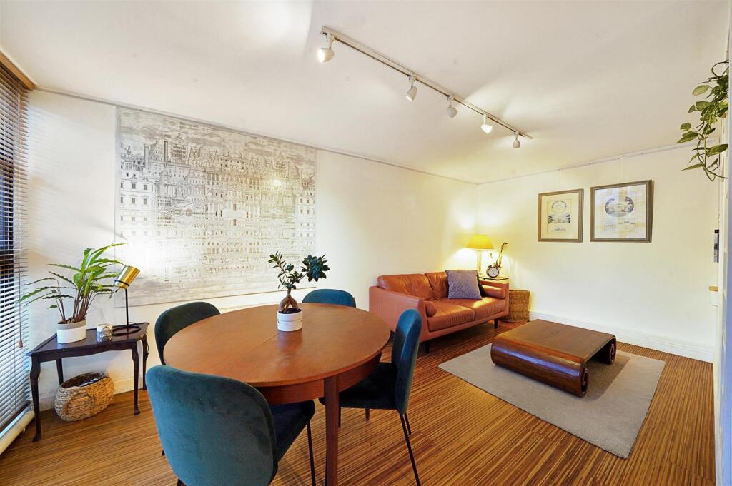 Flat 11, Longleat House - tjAvDd7rLhuSfuspLsCN.jpg