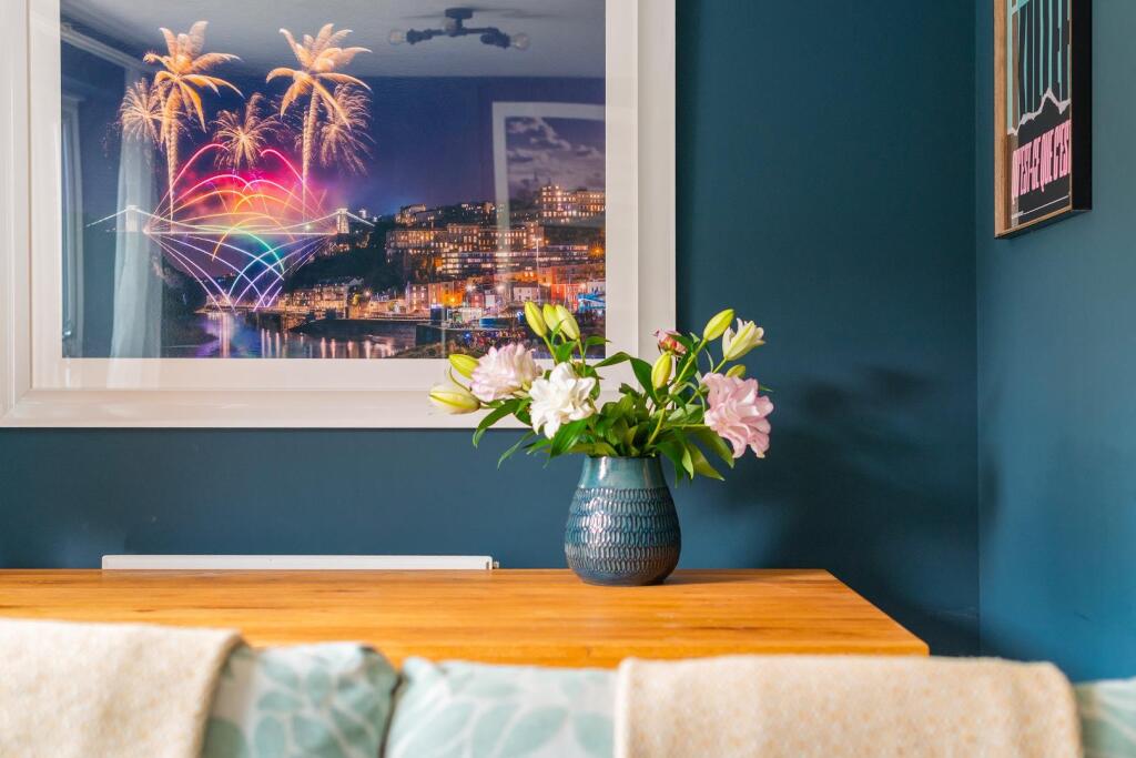 2B4WFS - Lounge Diner A.jpg