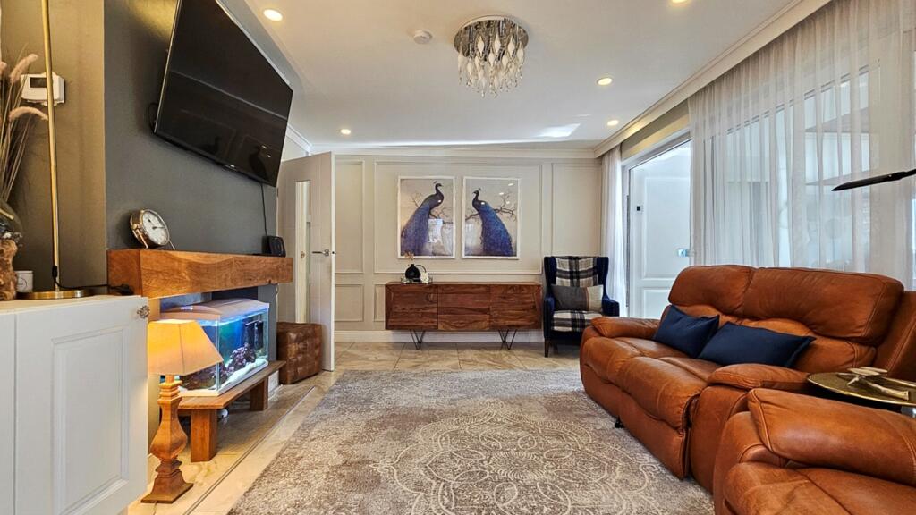 To Book A Viewing Call TPS Lostwithiel on 01208 87