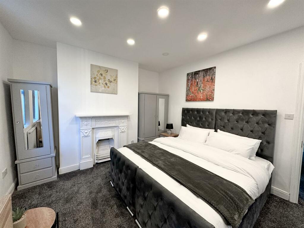 Staycasa Accommodation Manchester Carrill  2024AUG