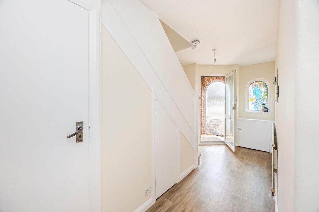 Northease Drive 77 EN HALL.jpeg