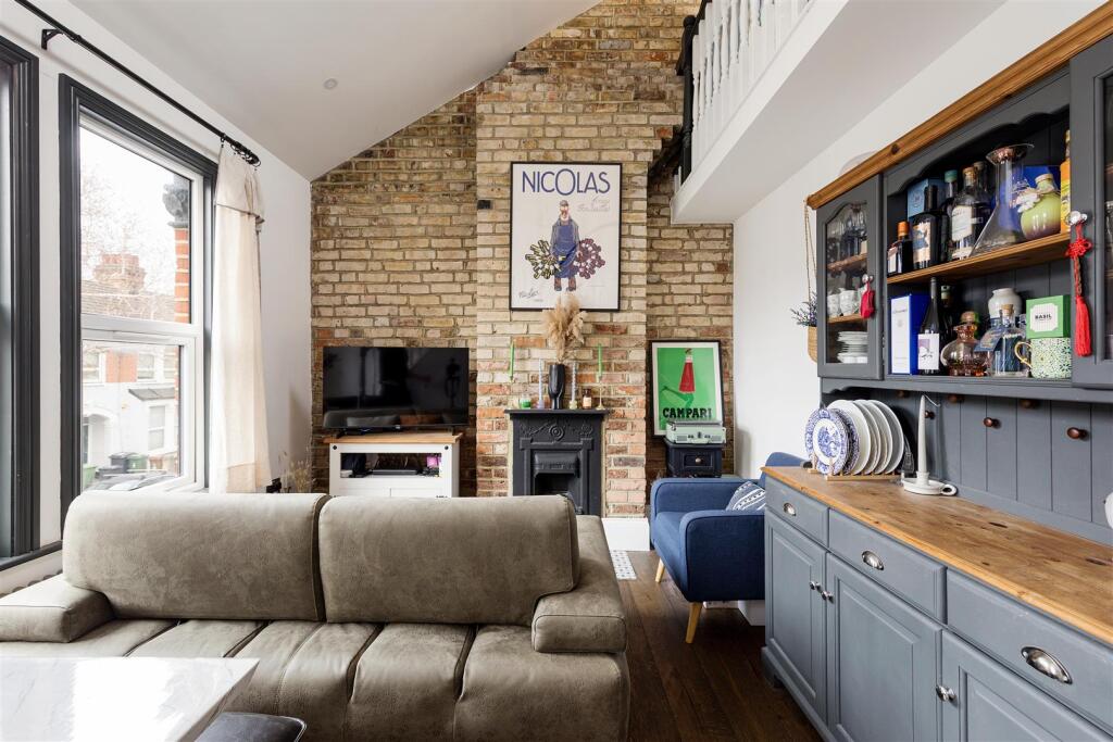 Callis Road, E17
