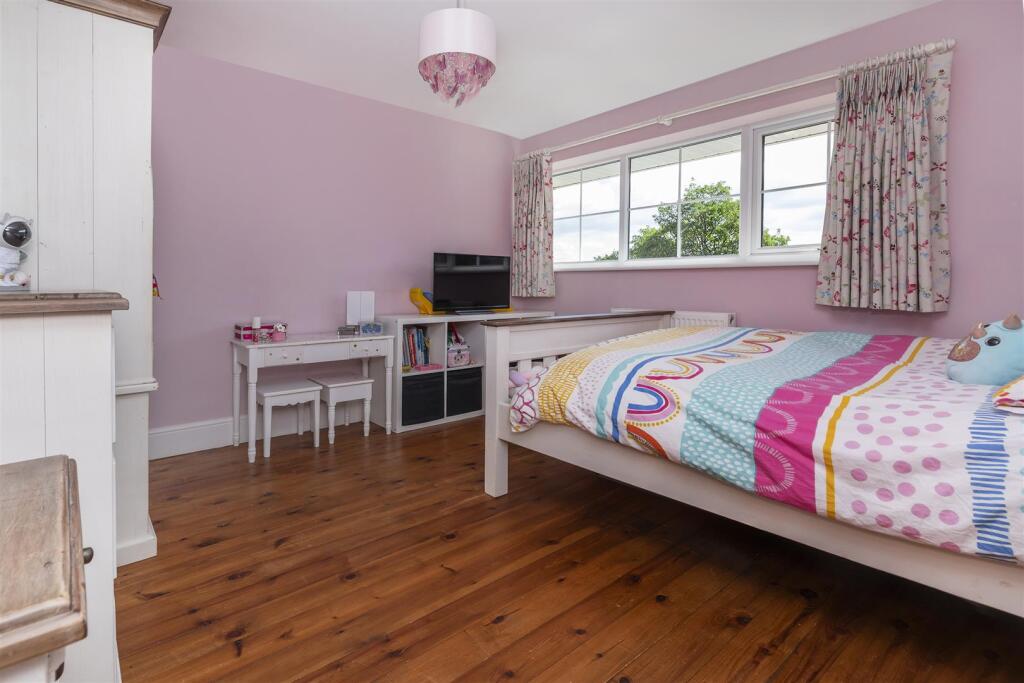 Bramleys Estate Agents - Cheviot Way - Mirfield (3