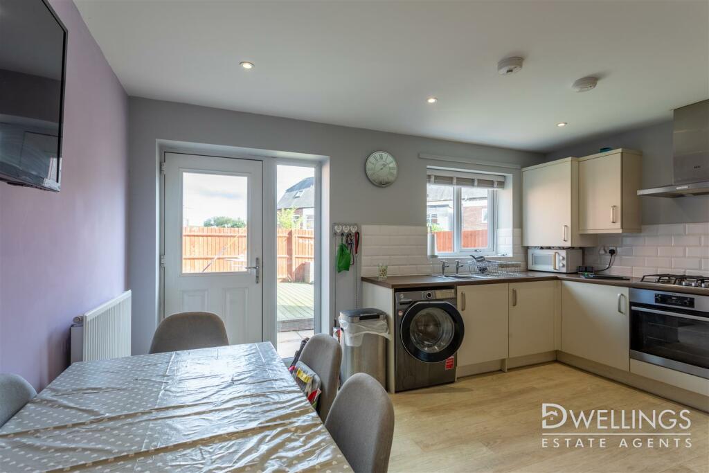 HAZELWELL AVENUE - KITCHEN/DINER