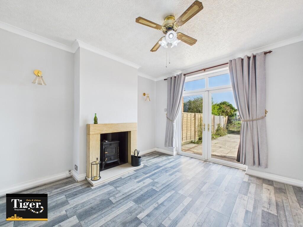 CAM02176G0-PR0508...