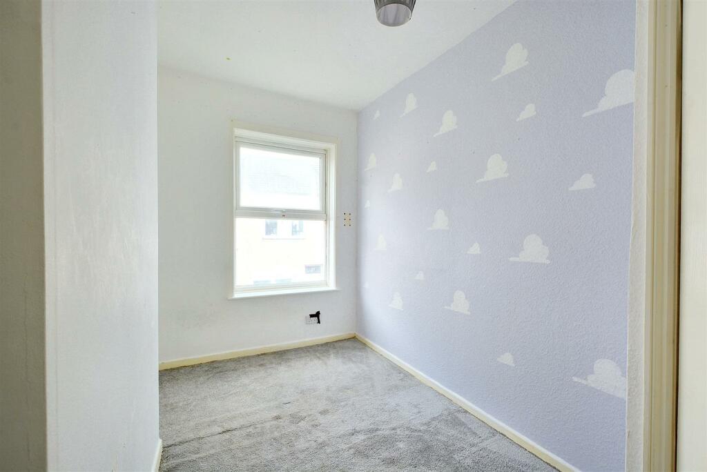 Bedroom 4_1.jpeg