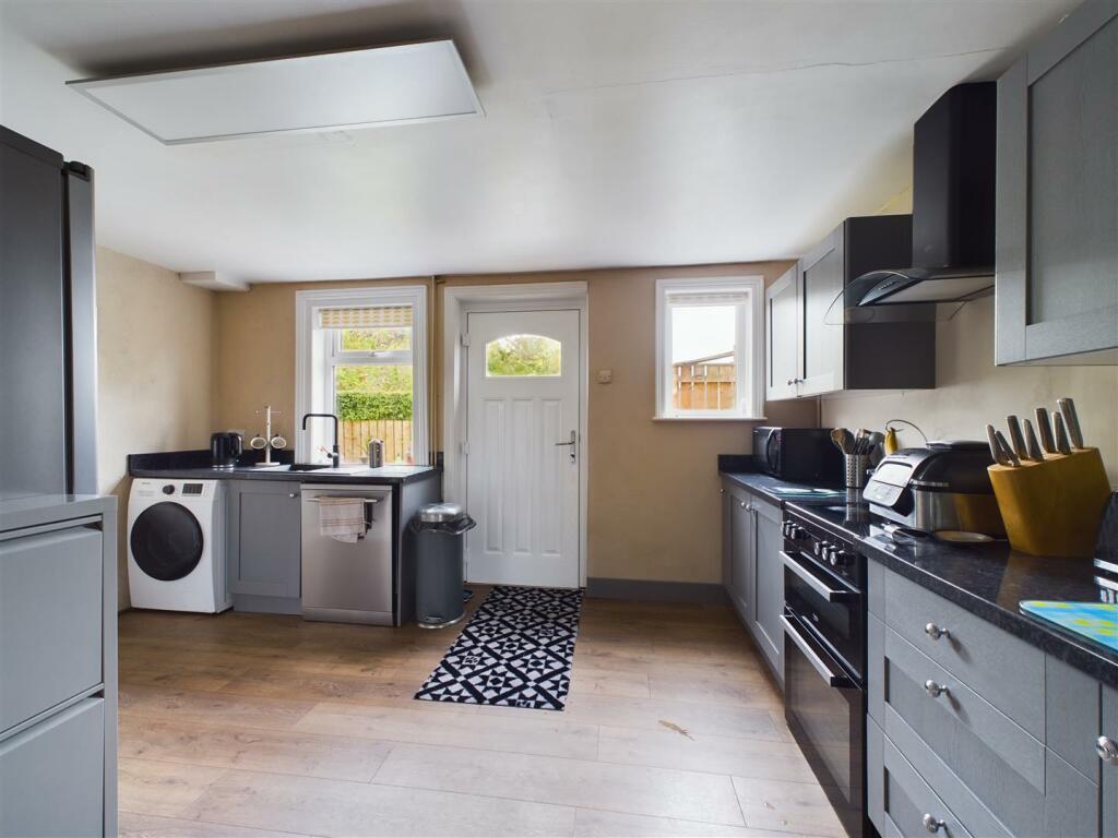 KITCHEN/DINER