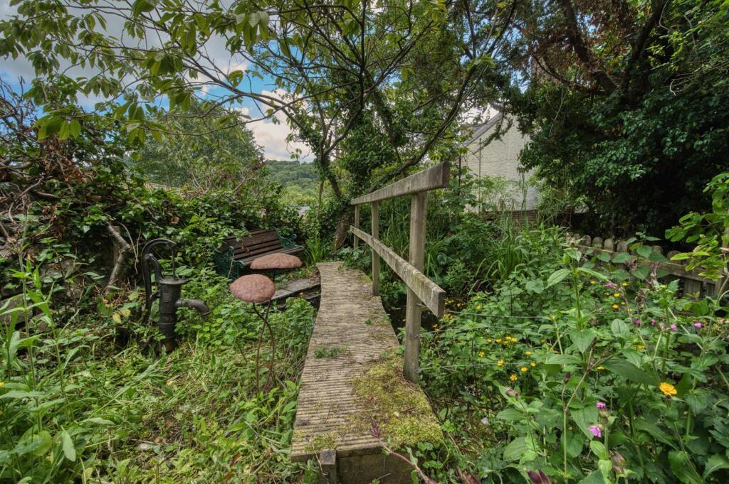 Bridge to seating area.jpg