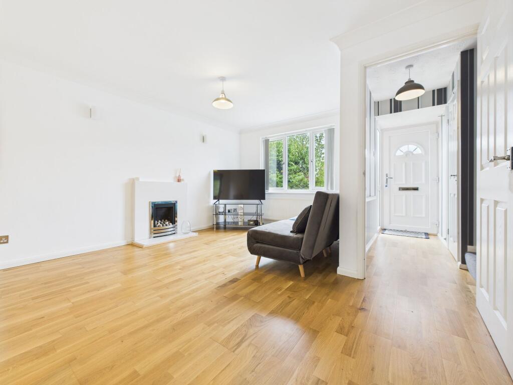 Entrance Hallway through toLounge/Dining Room