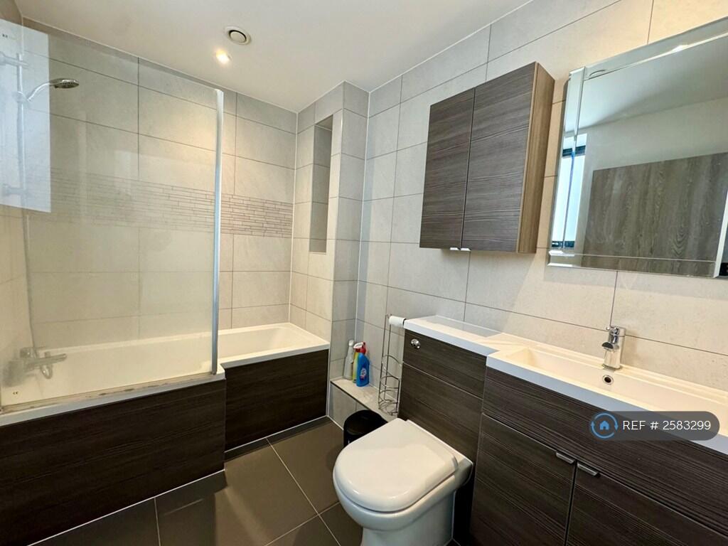 Large Bathroom With Bathtub And Shower