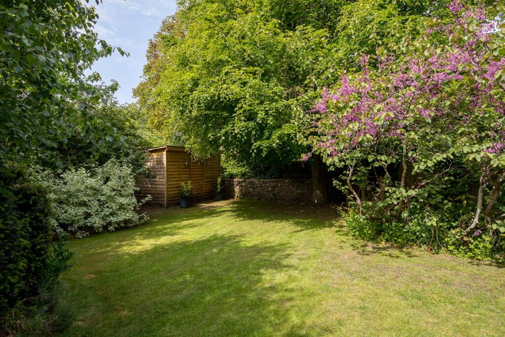 18 - Rowan Tree House - GL7 7EN - Web.jpg