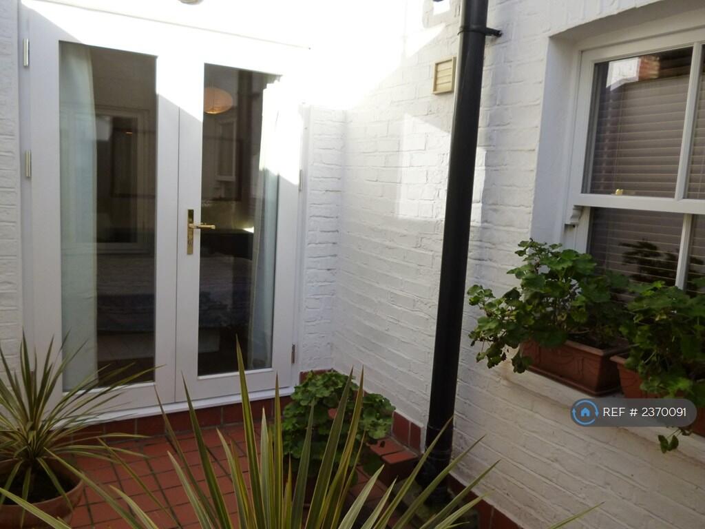 Private Courtyard