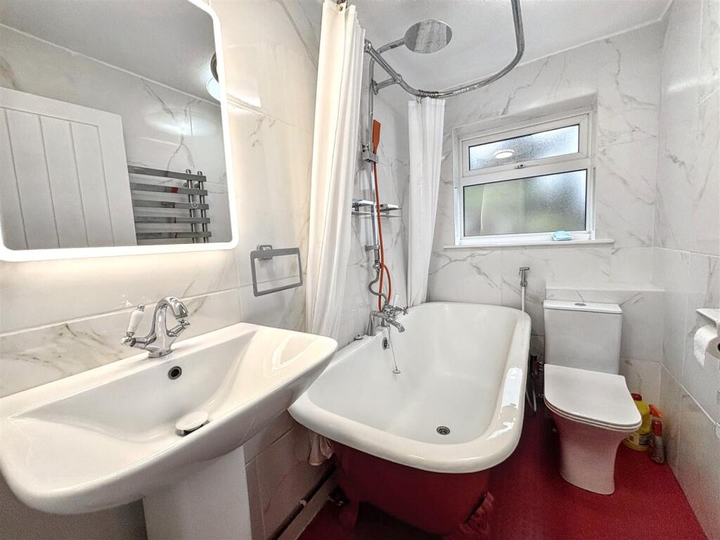 Bathroom.jpeg