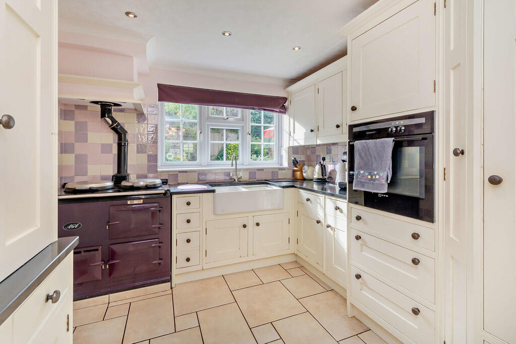 8664509-interior1...
