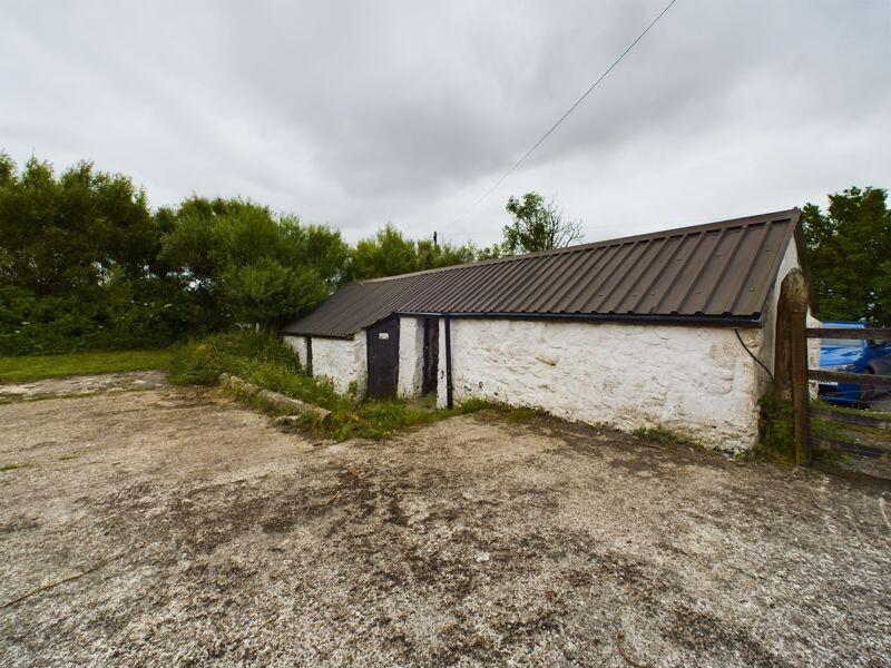 Detached barn with lapsed planning