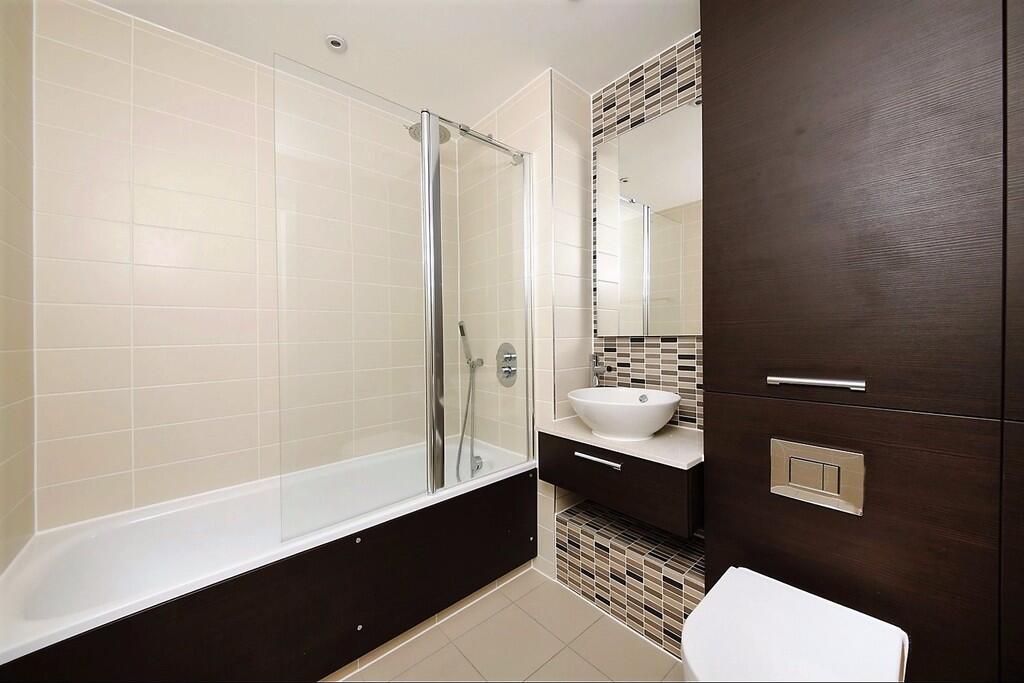 UNEX BATHROOM
