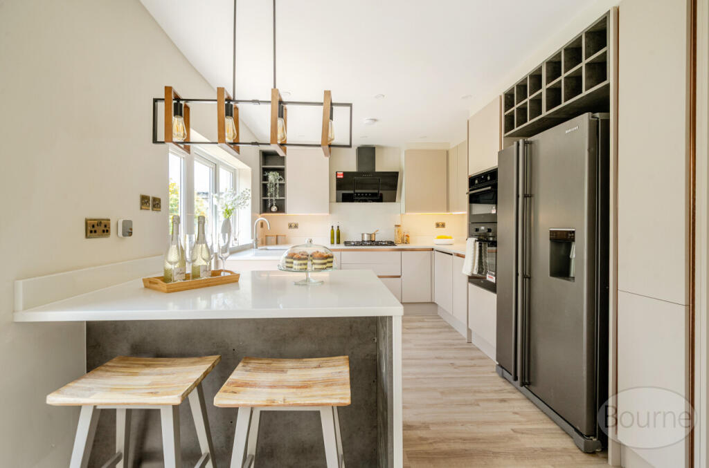 04978932-3393-4ab...