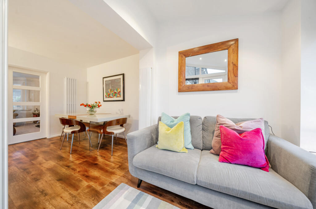 1381307-2-6915fe0...