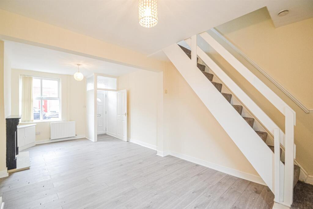 Lounge &amp; Dining Area