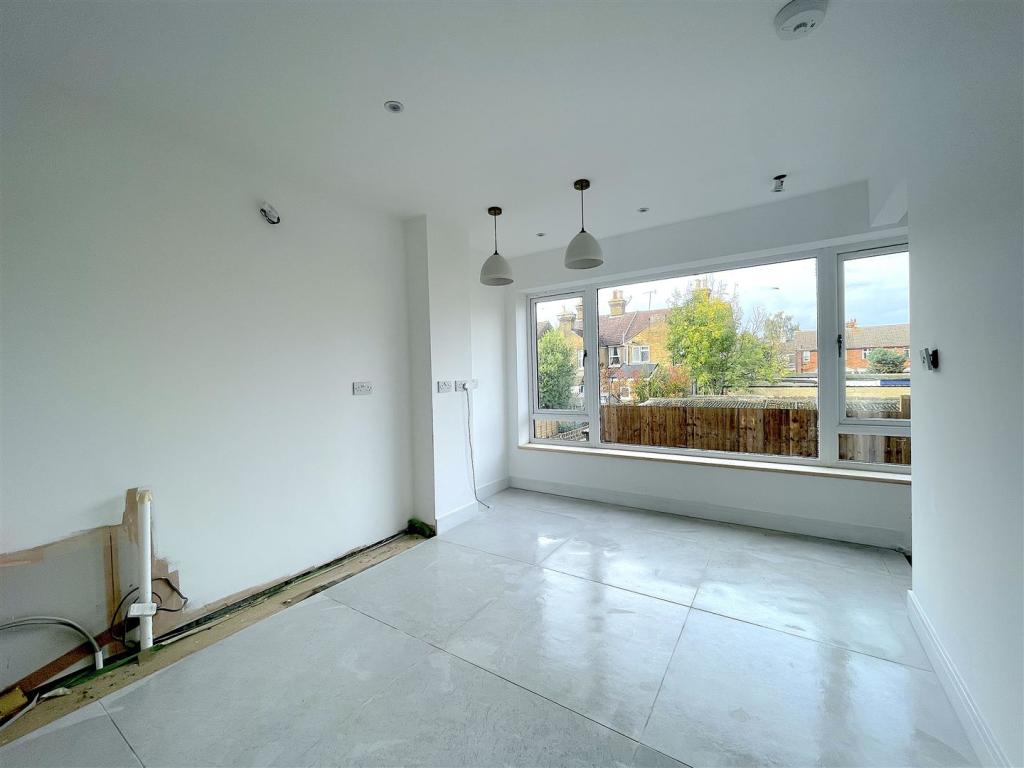 Kitchen:Dining Room (1).jpeg