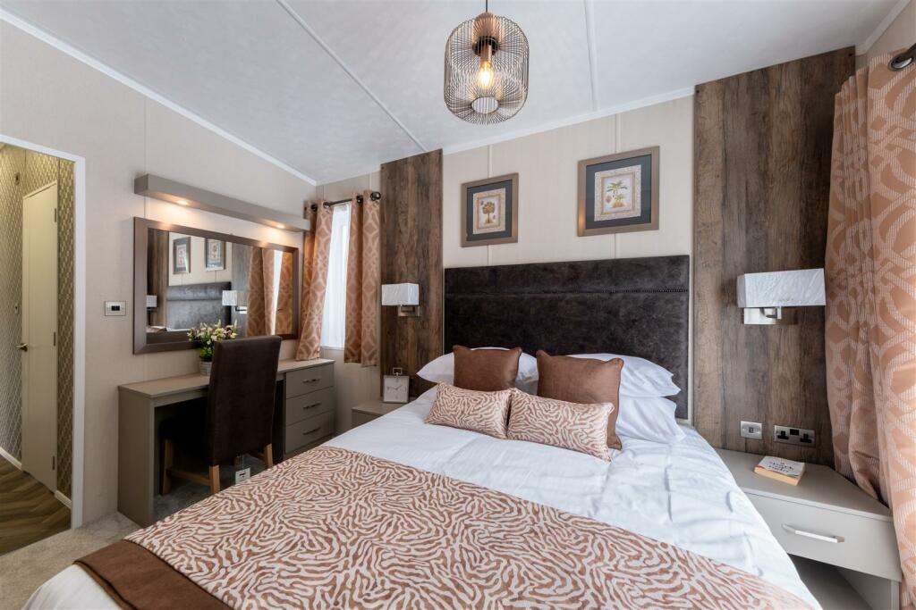 65 Oakmere Country Park-017.JPG