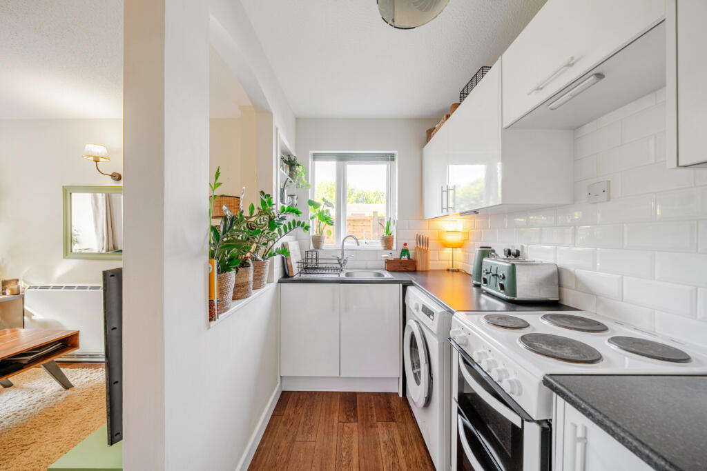 1296732-6-682e2a1...