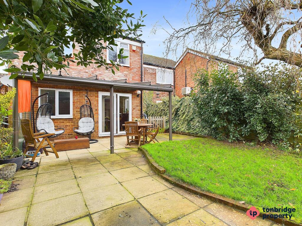 CAM03742G0-PR0016-STILL004