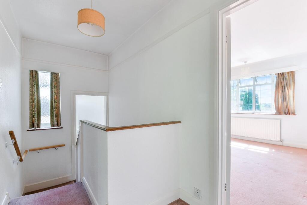 PEMBROKE CLOSE (9).jpg