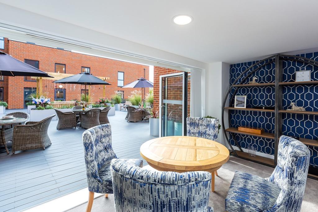 Lounge &amp; Terrace