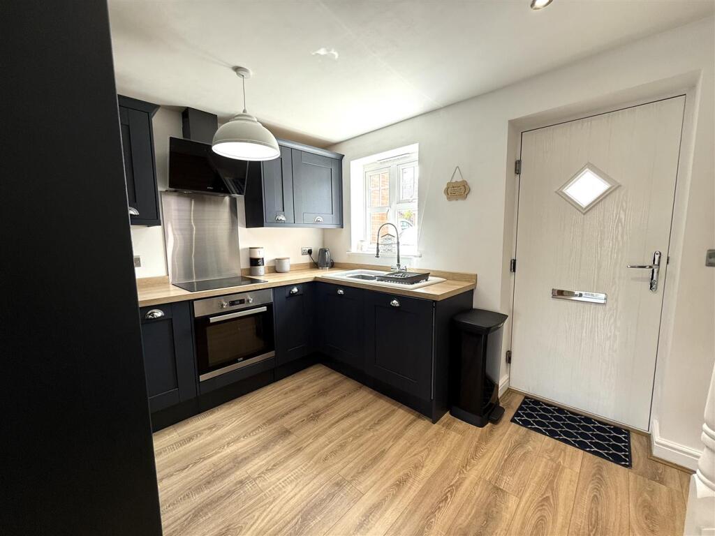 5 york close kit 3.jpeg