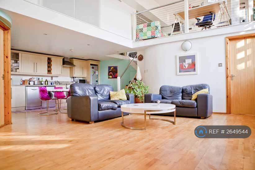 Lounge/Kitchen