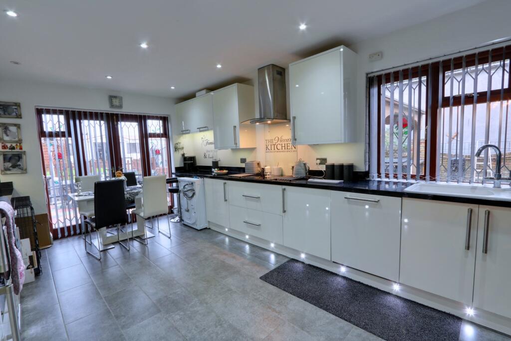 Kitchen 4