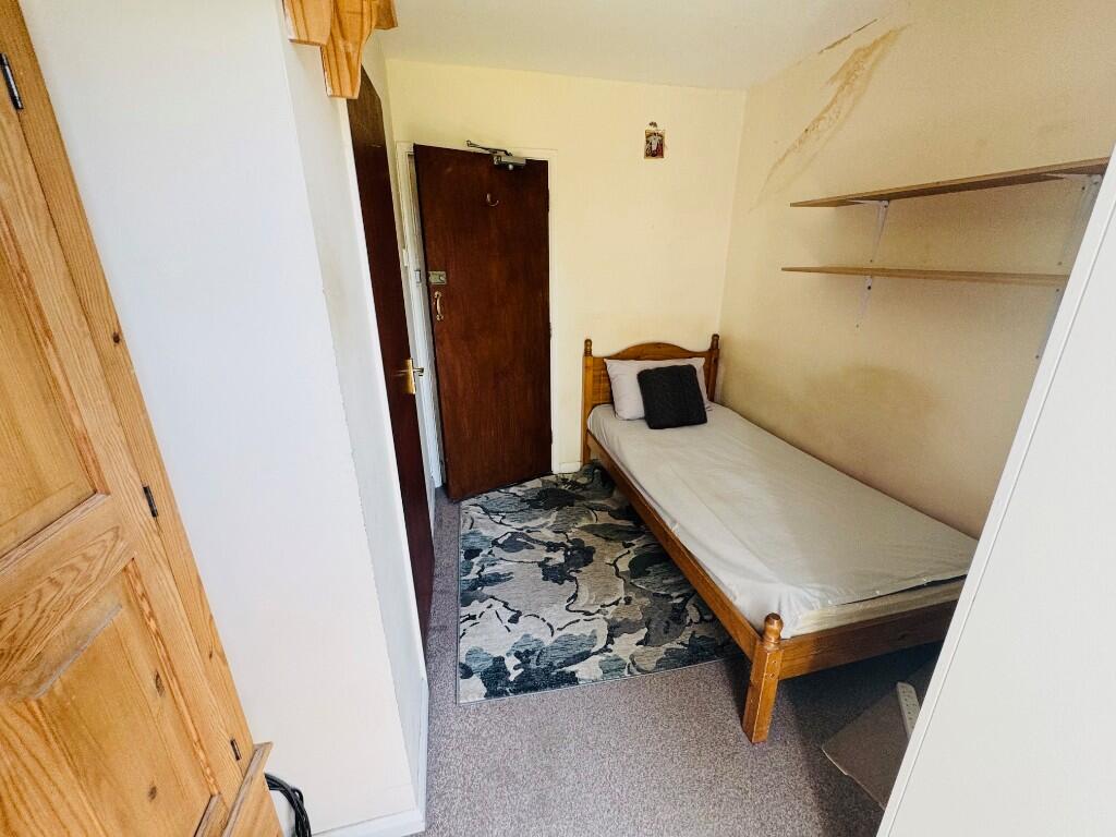 Downstairs ensuite