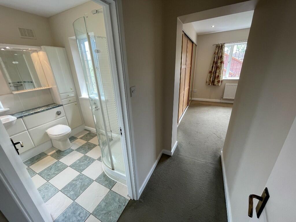 Master bed/ensuite