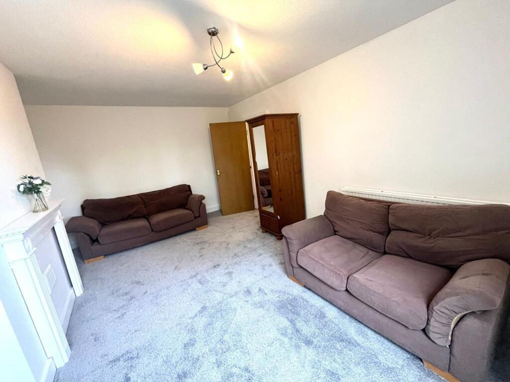 Lounge 2