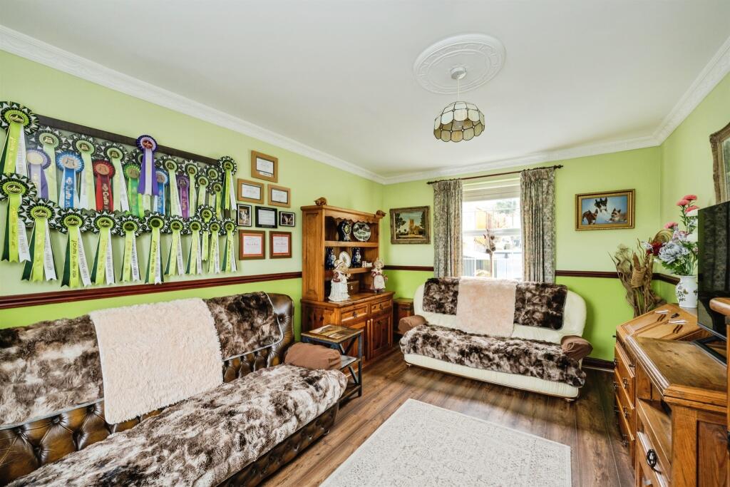 Golwg Y Bryn, Seven Sisters, Neath