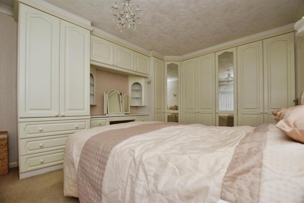 45742267-bed 201 20b.JPG