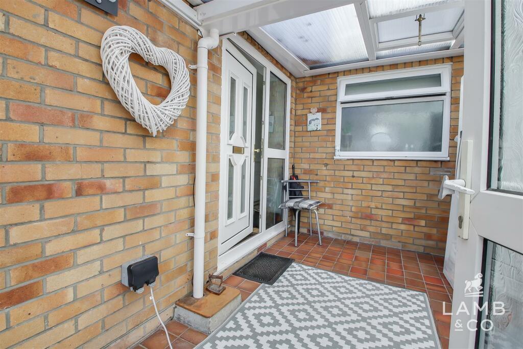 ENTRANCE PORCH