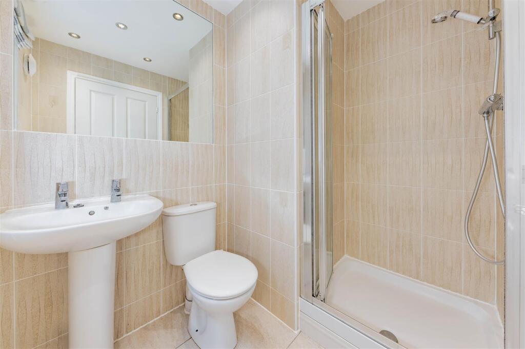 4 McBaith Way Dunfermline-20.JPG