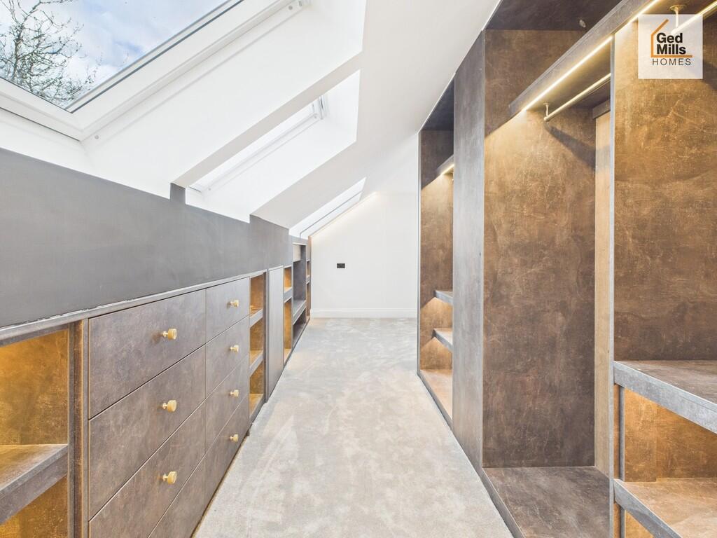 DRESSING AREA