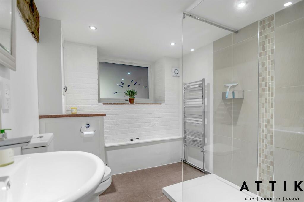 152 Chediston Street, Halesworth IP19 8BD (29).jpg