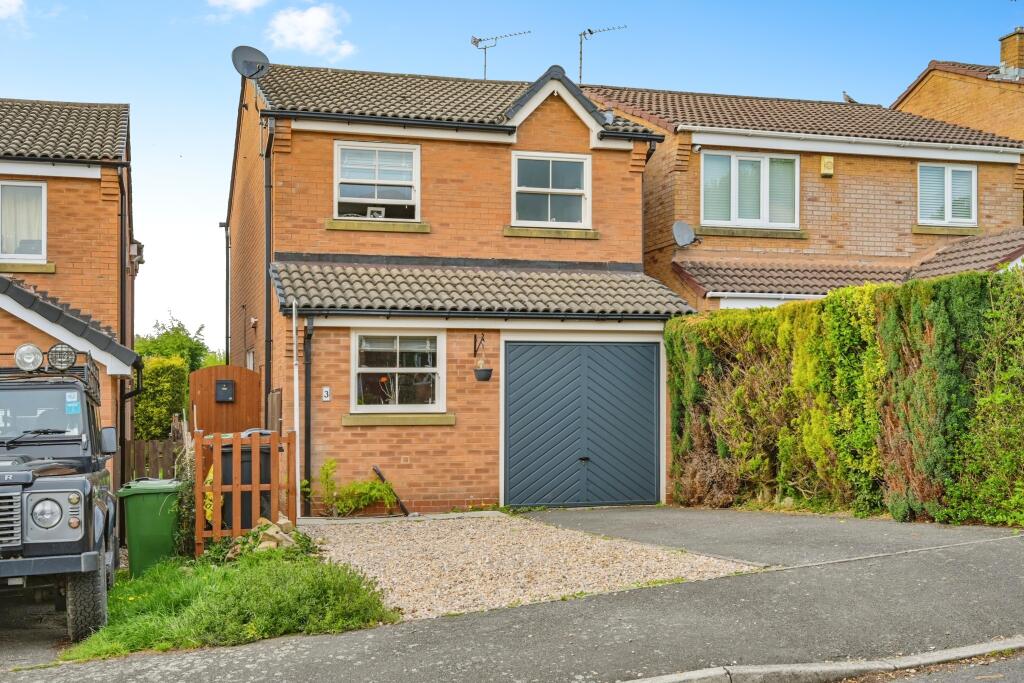 3 Cabot Close Front Eleva