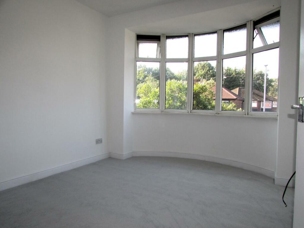 AsshetonRd79bed1.JPG